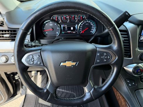 Used 2019 Chevrolet Suburban Premier image 16