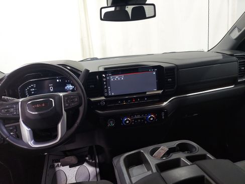 Used 2023 GMC Sierra 1500 SLE AWD/4WD image 8