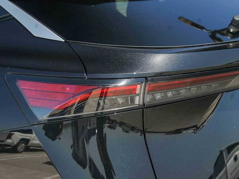 Used 2025 Nissan Ariya FWD image 9
