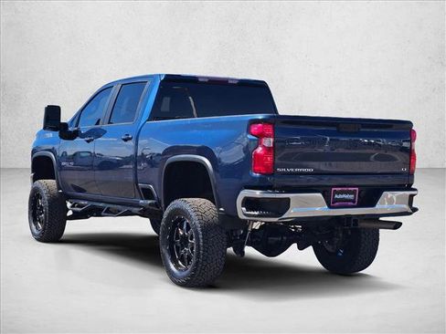 Used 2023 Chevrolet Silverado 2500 LT w/ Convenience Package AWD/4WD image 8