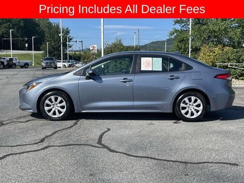 Used 2024 Toyota Corolla LE FWD image 2
