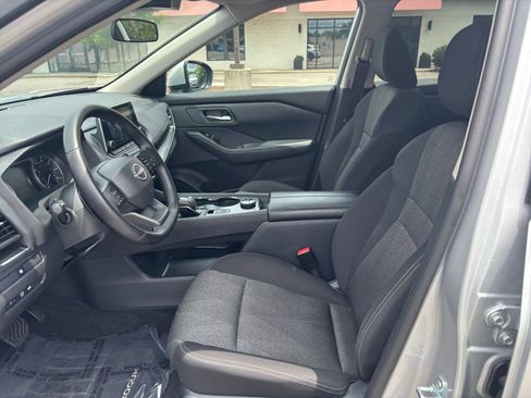 Used 2025 Nissan Rogue SV AWD/4WD image 30