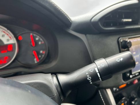 Used 2017 Toyota 86 Auto (Natl) RWD image 22