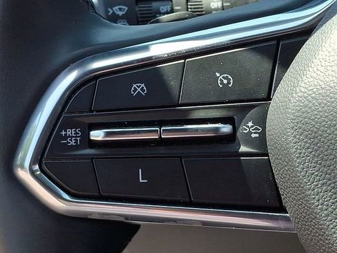 Used 2025 Chevrolet Equinox LT FWD image 20