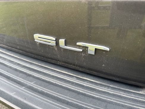 Used 2021 GMC Yukon SLT w/ SLT Premium Package AWD/4WD image 4