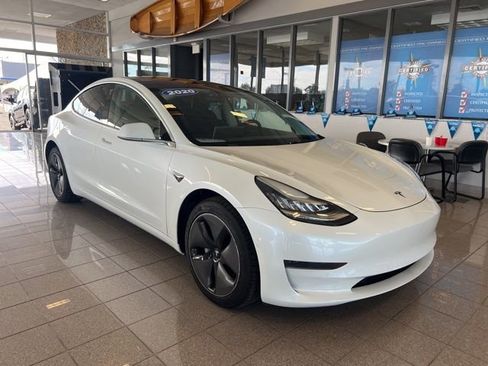 Used 2020 Tesla Model 3 Standard Range Plus image 2