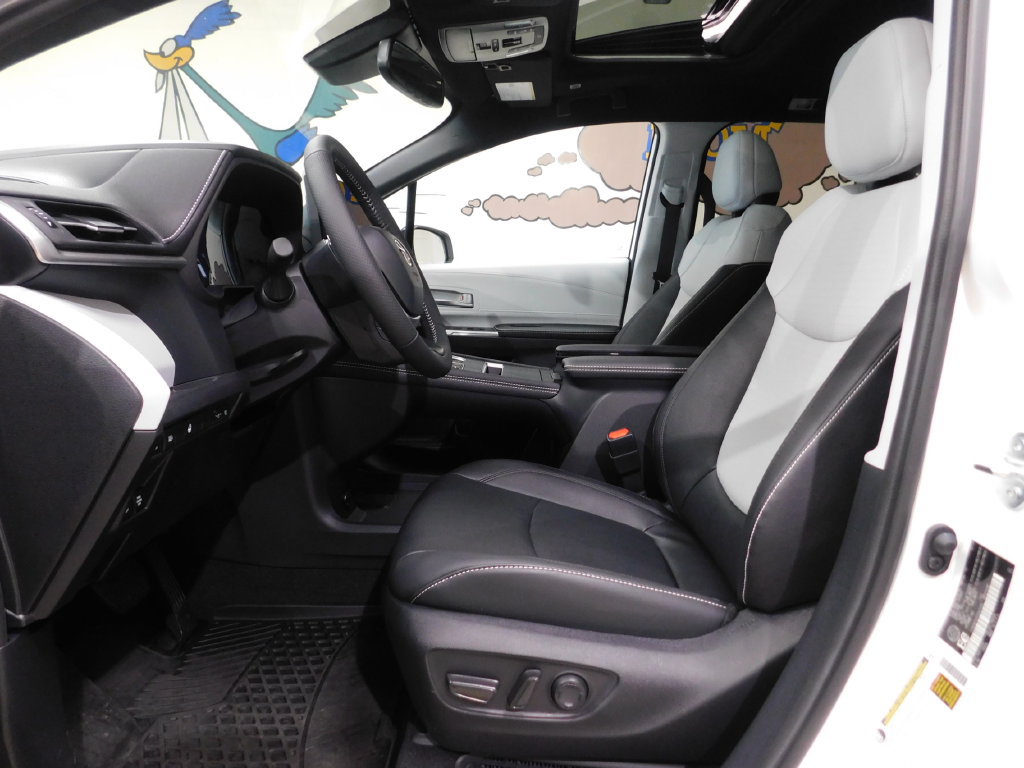 Used 2026 Toyota Sienna XSE AWD/4WD image 23