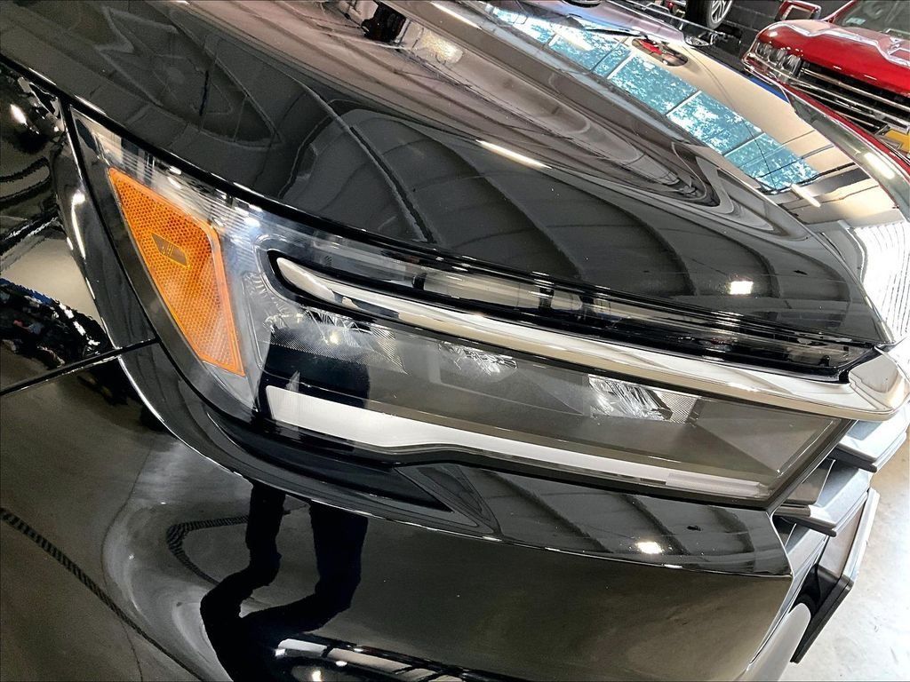Used 2025 Honda Pilot EX-L image 34