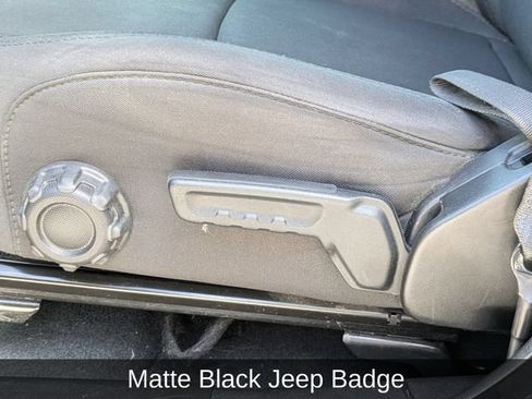 Used 2022 Jeep Wrangler Unlimited Sport AWD/4WD image 26
