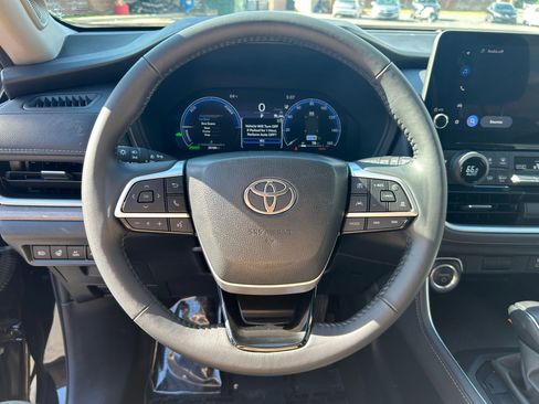 Used 2024 Toyota Grand Highlander AWD Hybrid image 13