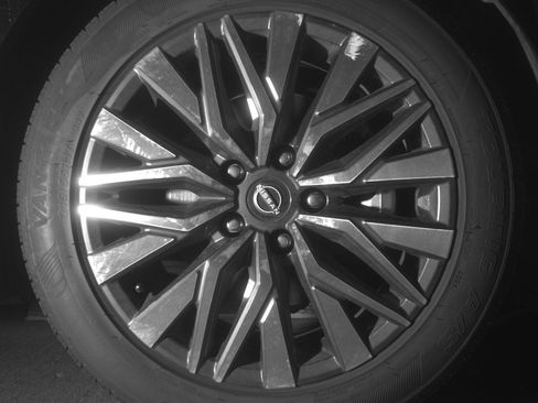 Used 2025 Nissan Altima 2.5 SV FWD image 13