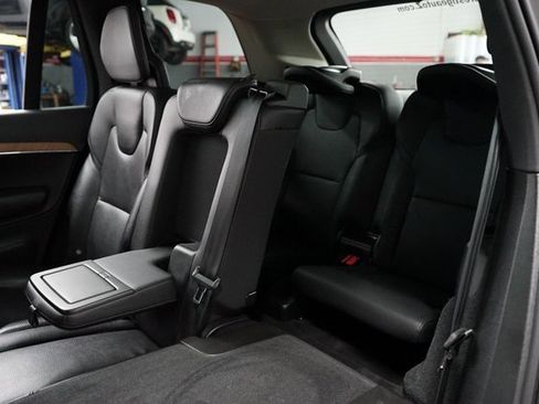 Used 2022 Volvo XC90 T6 Momentum image 16