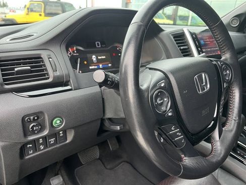 Used 2018 Honda Ridgeline Black Edition image 15