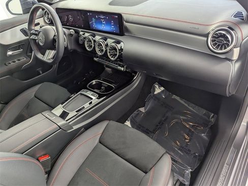 Certified 2025 Mercedes-Benz CLA 250 image 32