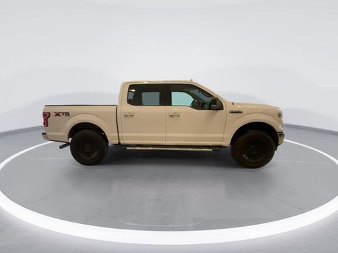 Used 2018 Ford F150 XLT w/ Equipment Group 302A Luxury AWD/4WD image 9