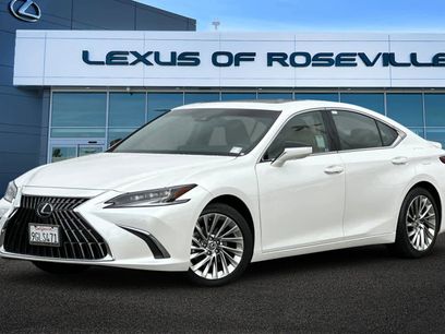 Used 2023 Lexus ES 300h w/ Luxury Package