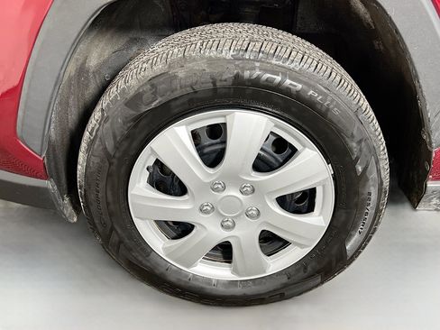 Used 2021 Toyota RAV4 LE image 26