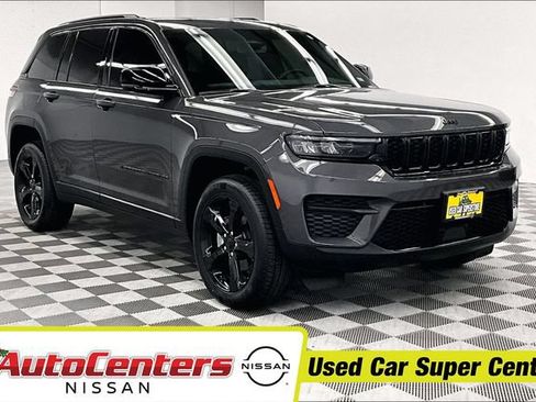 Used 2024 Jeep Grand Cherokee Altitude AWD/4WD image 1