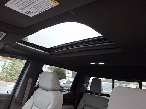 Used 2020 Chevrolet Silverado 1500 LTZ w/ LTZ Premium Package image 14