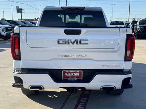 Used 2024 GMC Sierra 1500 Denali Ultimate image 9