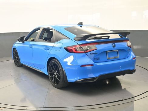 Used 2023 Honda Civic Sport image 4