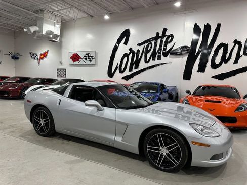 Used 2010 Chevrolet Corvette Coupe w/ Preferred Equipment Group image 27