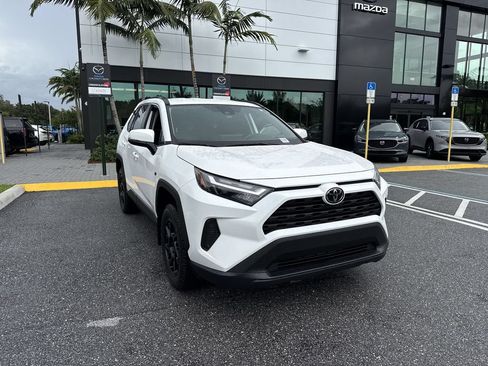 Used 2024 Toyota RAV4 XLE FWD image 7