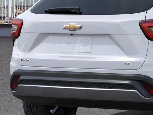 New 2025 Chevrolet Trax LT w/ Driver Confidence Package image 14