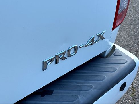 Used 2018 Nissan Frontier PRO-4X image 28