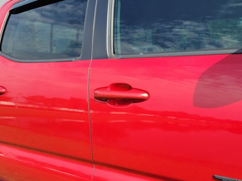 Used 2021 Toyota Tacoma SR5 RWD image 15