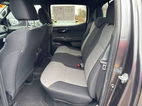 Used 2023 Toyota Tacoma TRD Off-Road w/ Advanced Technology Package AWD/4WD image 18