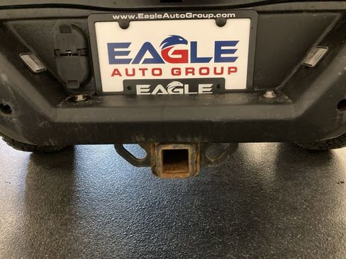 Used 2019 Toyota Tacoma TRD Off-Road image 10