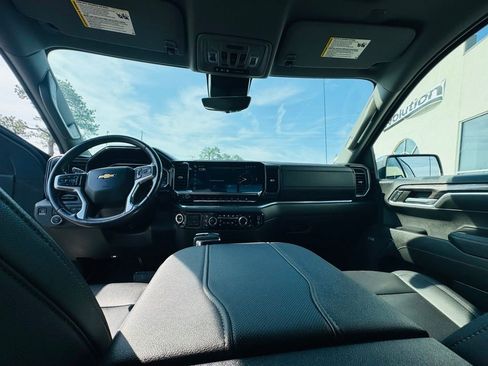 Used 2023 Chevrolet Silverado 1500 LTZ w/ LTZ Premium Package AWD/4WD image 23
