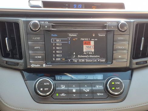 Used 2015 Toyota RAV4 XLE AWD/4WD image 6