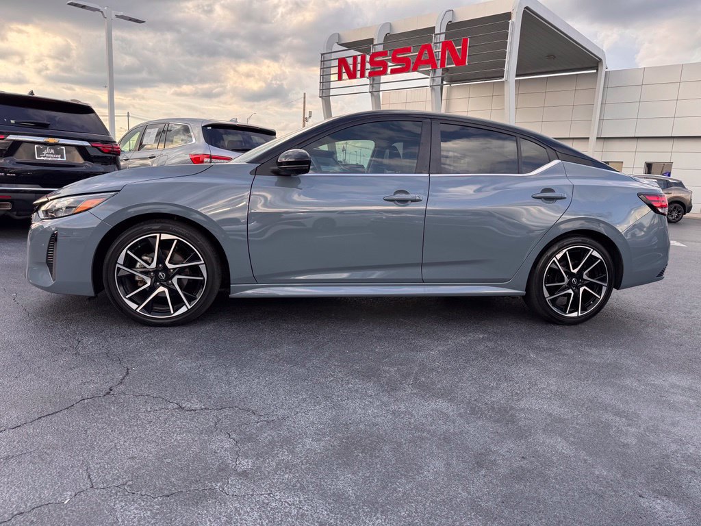 Used 2024 Nissan Sentra SR w/ SR Premium Package FWD image 2