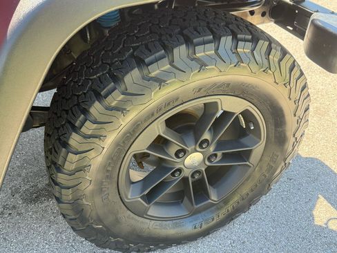 Used 2005 Jeep Wrangler Unlimited AWD/4WD image 25
