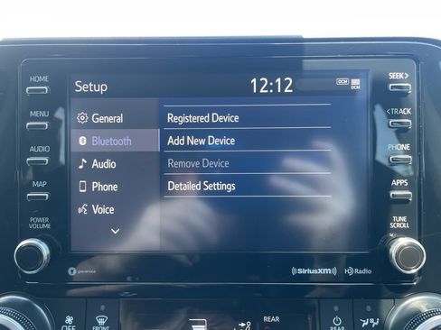Used 2021 Toyota Highlander XLE AWD/4WD image 22
