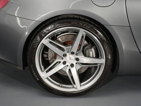 Used 2018 Mercedes-Benz AMG GT Roadster image 30