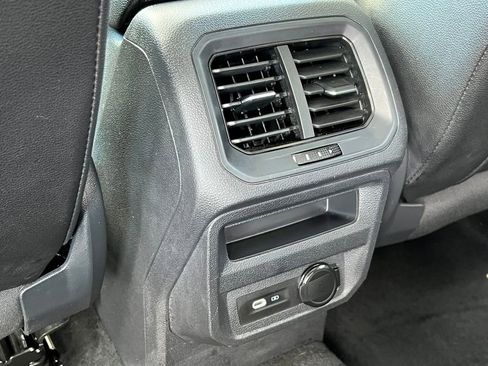 Used 2023 Volkswagen Tiguan SE image 13