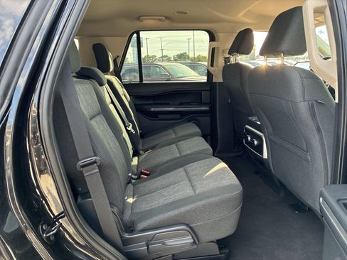 Used 2024 Ford Expedition XLT image 27