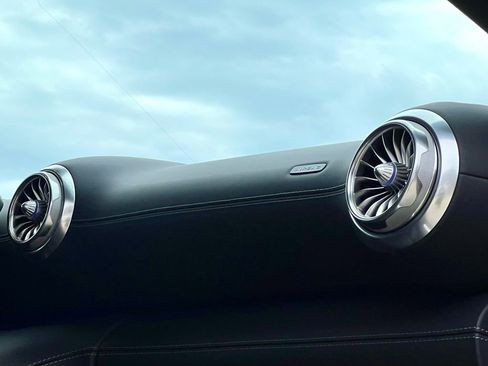 Used 2022 Mercedes-Benz SL 55 AMG 4MATIC image 18