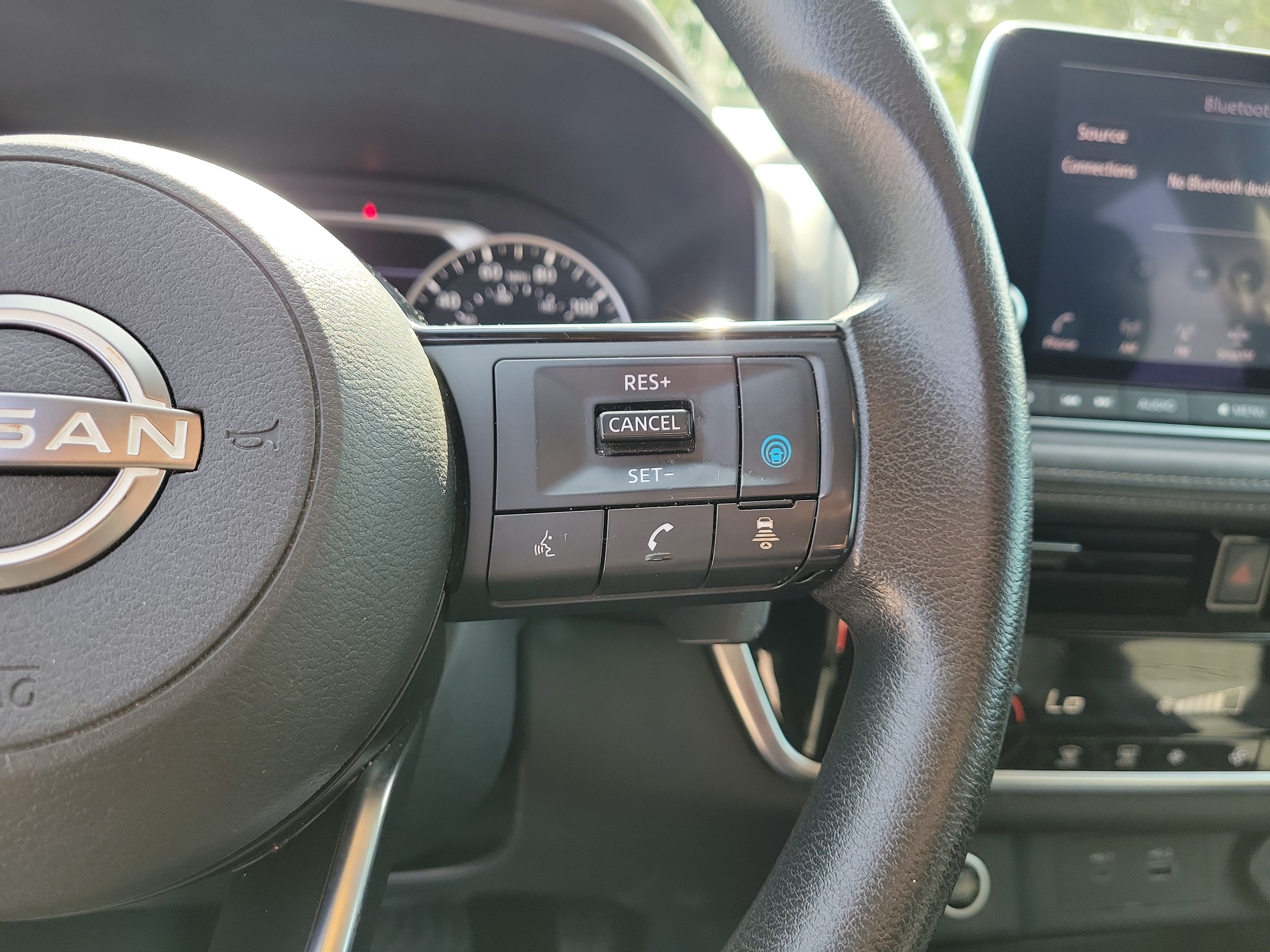 Certified 2022 Nissan Rogue SV FWD image 23