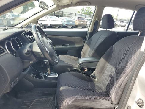 Used 2010 Nissan Versa Hatchback w/ Premium Pkg FWD image 16