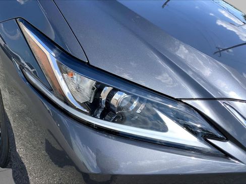 Used 2025 Lexus ES 350 w/ Premium Package FWD image 27