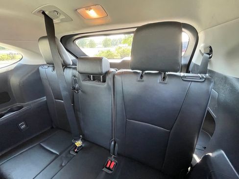 Used 2021 Toyota Highlander XLE FWD image 27