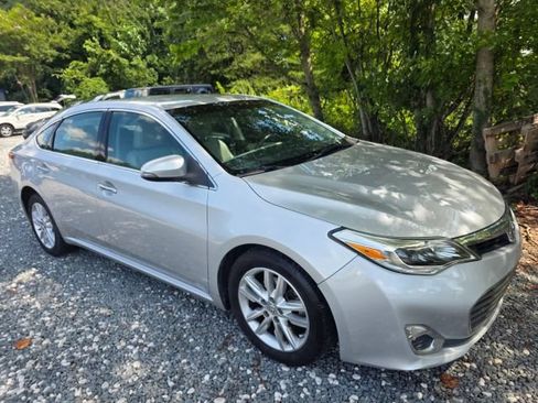 Used 2014 Toyota Avalon XLE FWD image 3