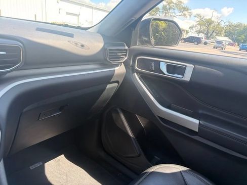 Used 2023 Ford Explorer XLT w/ Equipment Group 202A AWD/4WD image 27