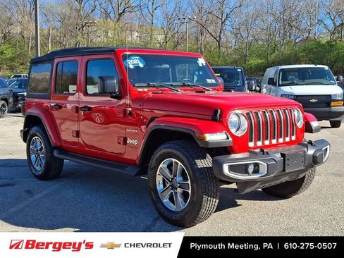Used 2021 Jeep Wrangler Unlimited Sahara AWD/4WD image 2