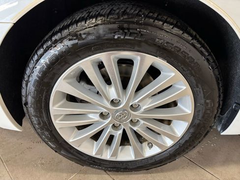 Used 2014 Toyota Avalon Limited w/ Technology Package image 10