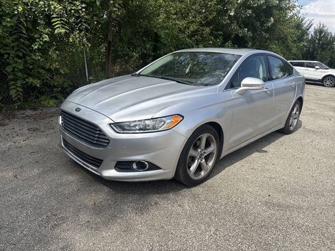 Used 2015 Ford Fusion SE w/ Equipment Group 201A FWD image 1
